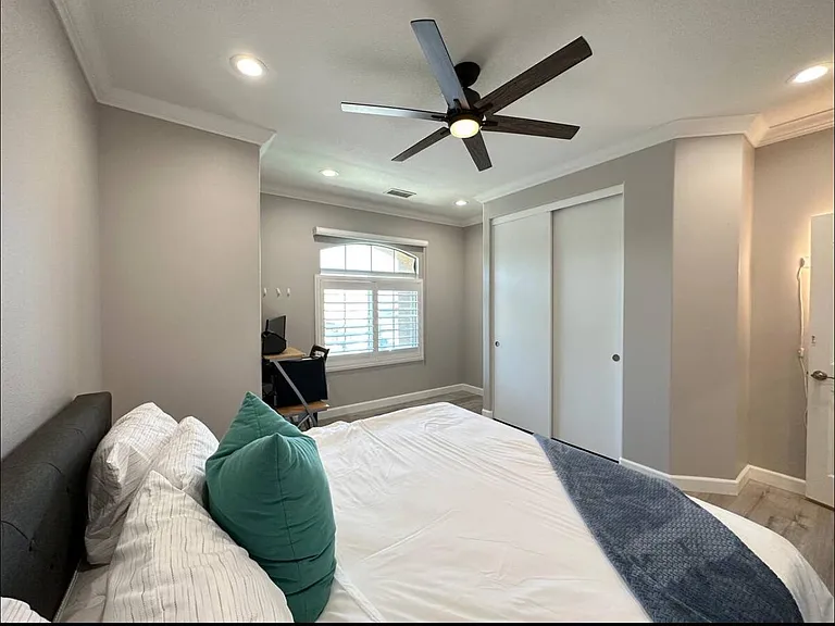 11496 Bridgeway Dr — Photo 16