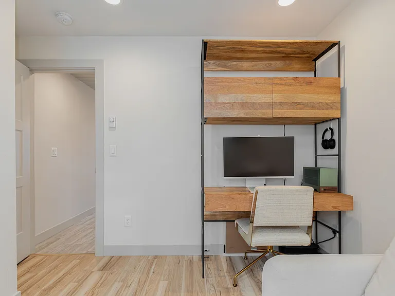 5030 Sand Point Pl NE — Photo 26