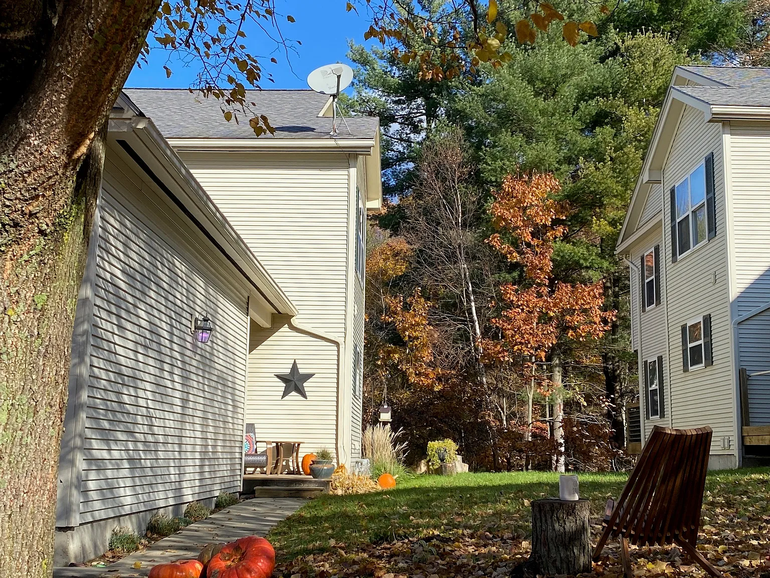 201 Juniper Dr — Photo 1