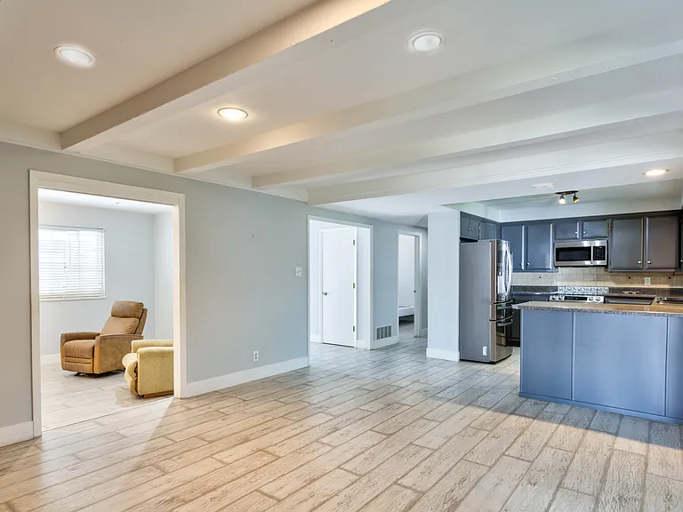 12310 S Hills Dr — Photo 29