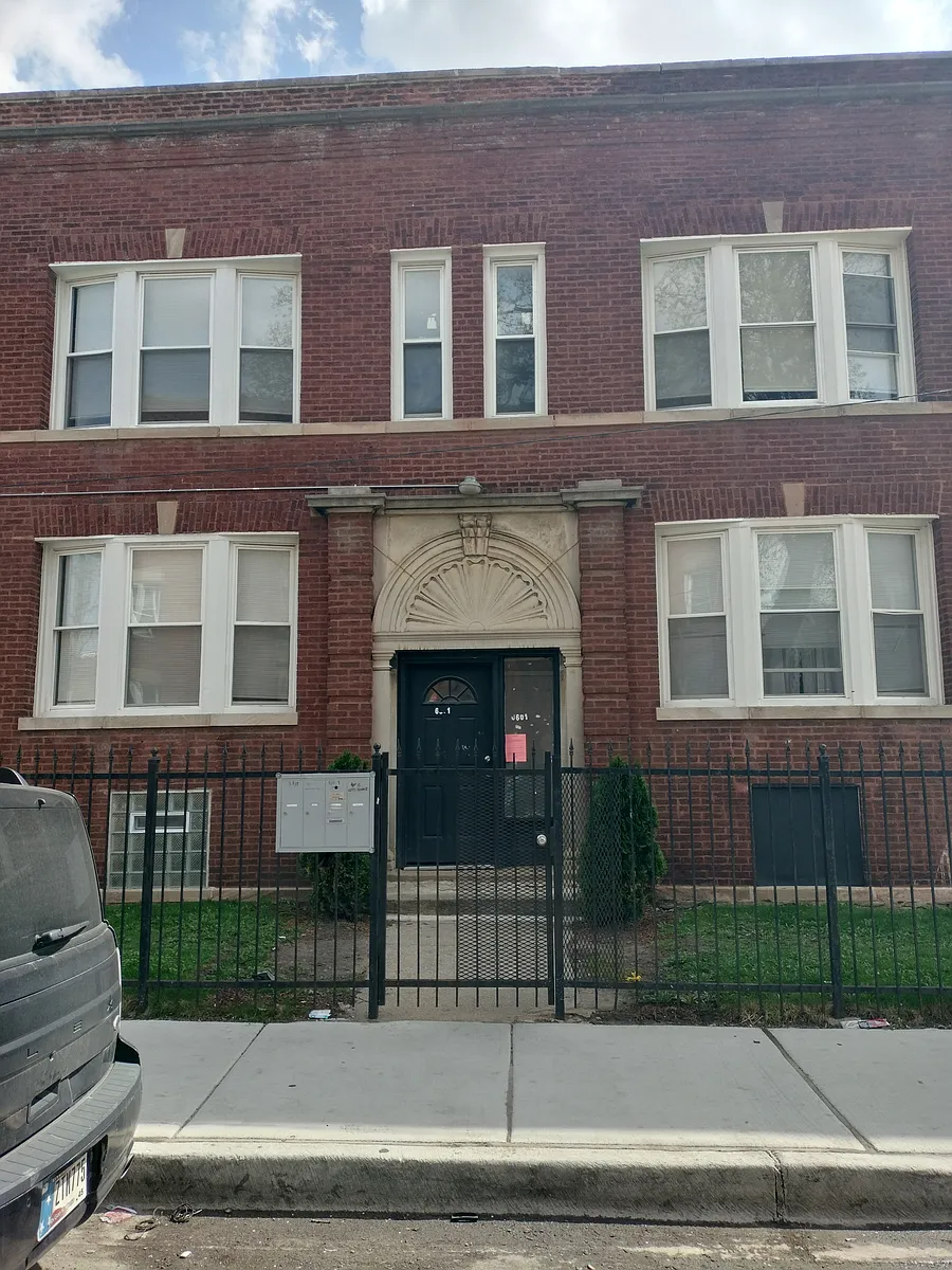 Building Photo - 6601 S Green St #821-1