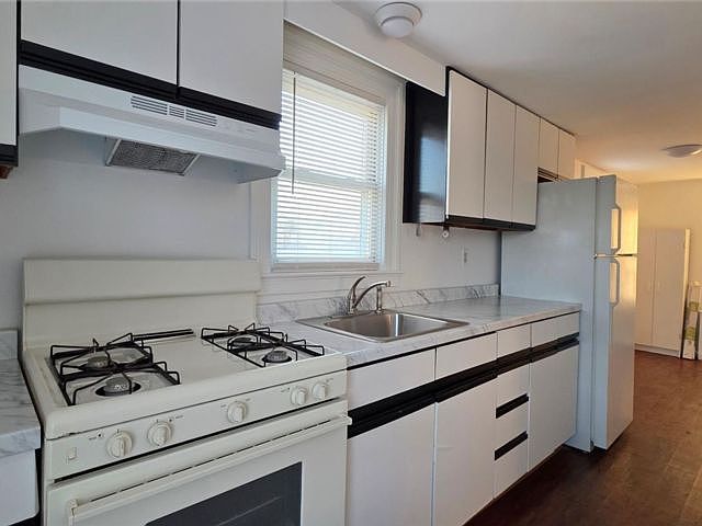 1st image of 20 Hamilton Ave Floor 2