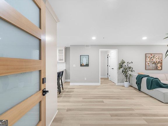 2nd image of 5061 Avalon Dr