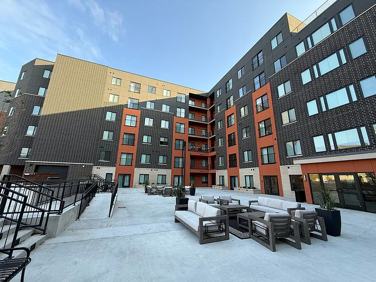 4UP Luxury Apartments — Photo 12