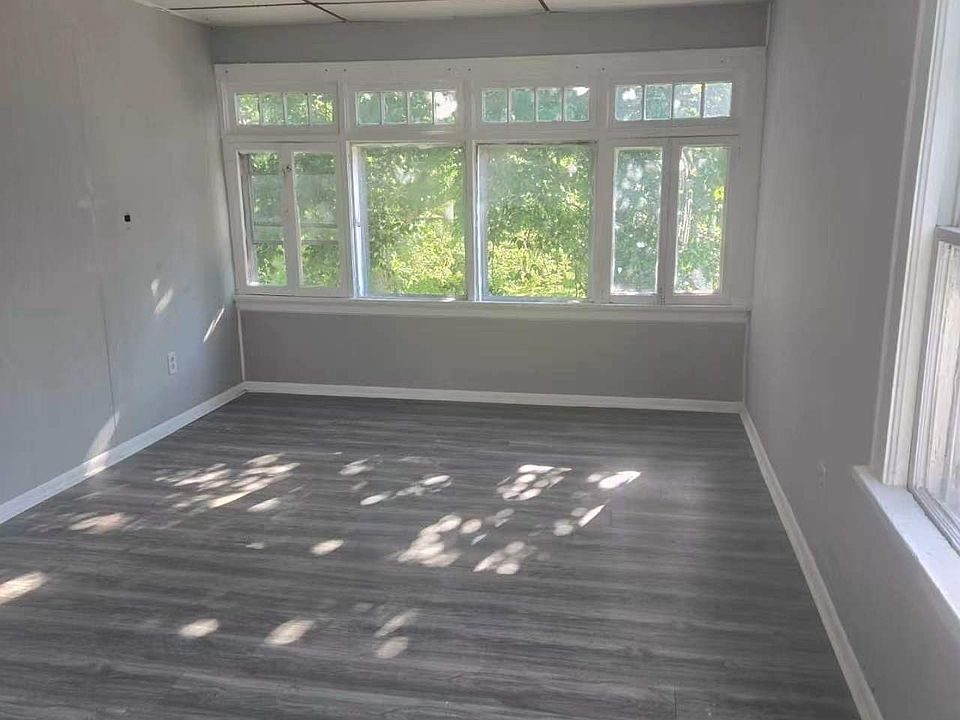 1st image of 25 Stuyvesant St #2L