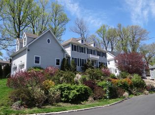 55 Hillside Cres, New Rochelle, NY 10804