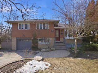 118 Applewood Cres, Whitby, ON