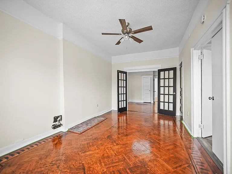 2591 Bedford Ave #3 — Photo 20