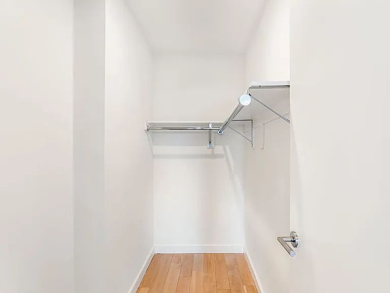 359 Claremont Ave #B — Photo 3