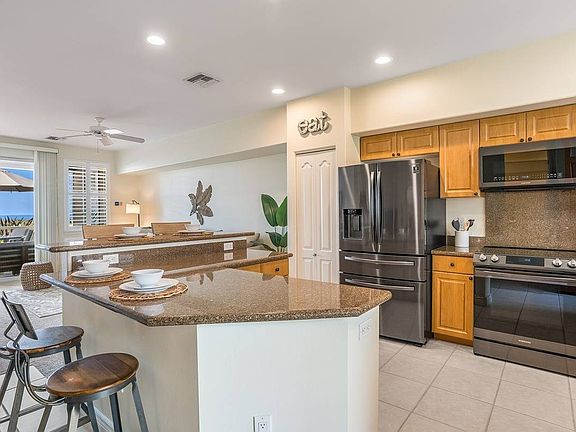 2nd image of 75-6060 Kuakini Hwy APT H3