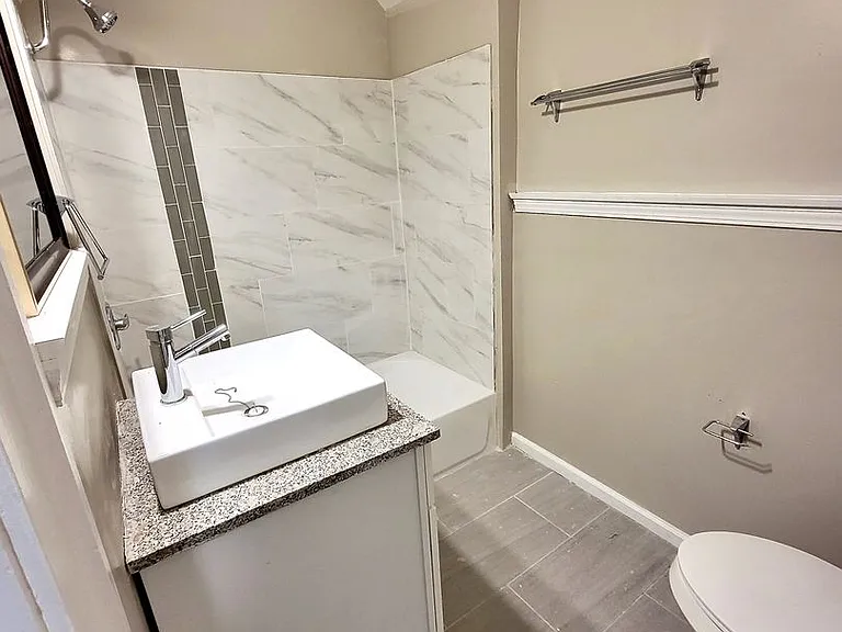 2048 Pioneer Ave — Photo 15