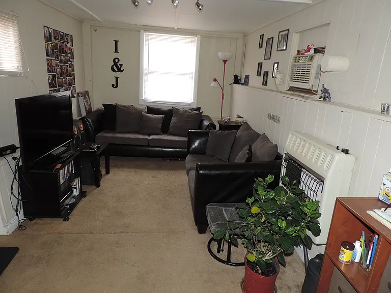 108 S College Ave #C — Photo 3