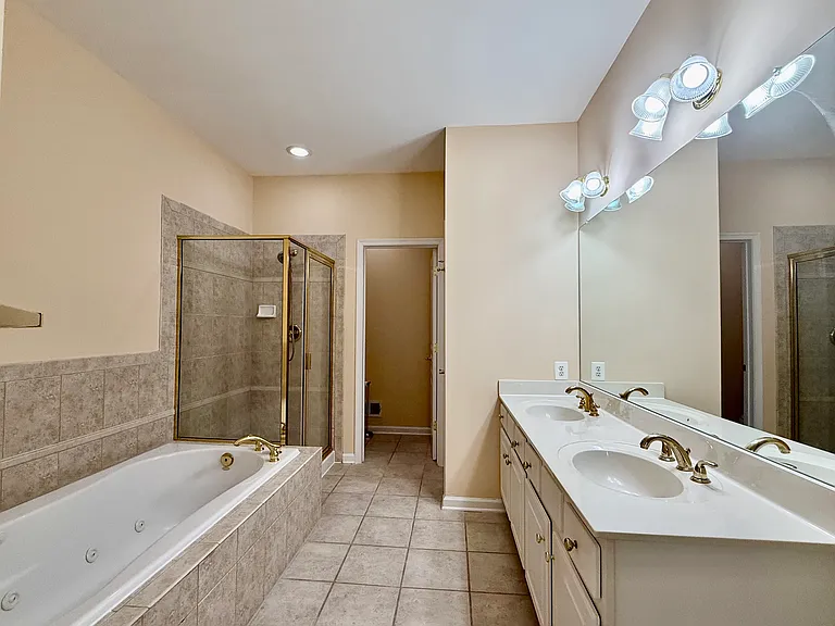 8 Trewbridge Ct — Photo 9