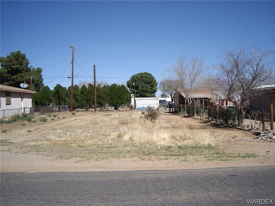 2nd image of 2855 E Ames Ave