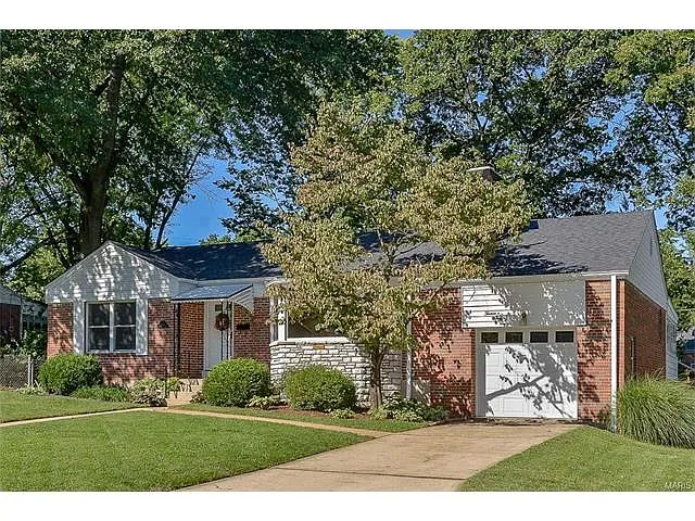 1329 Cheshire Ln photo 1