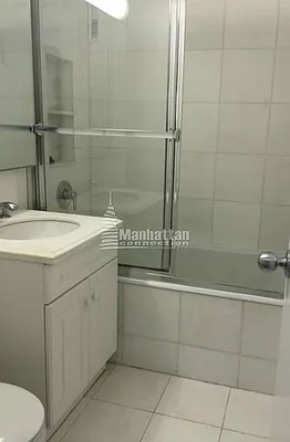 Rented by Manhattan Connection | media 18