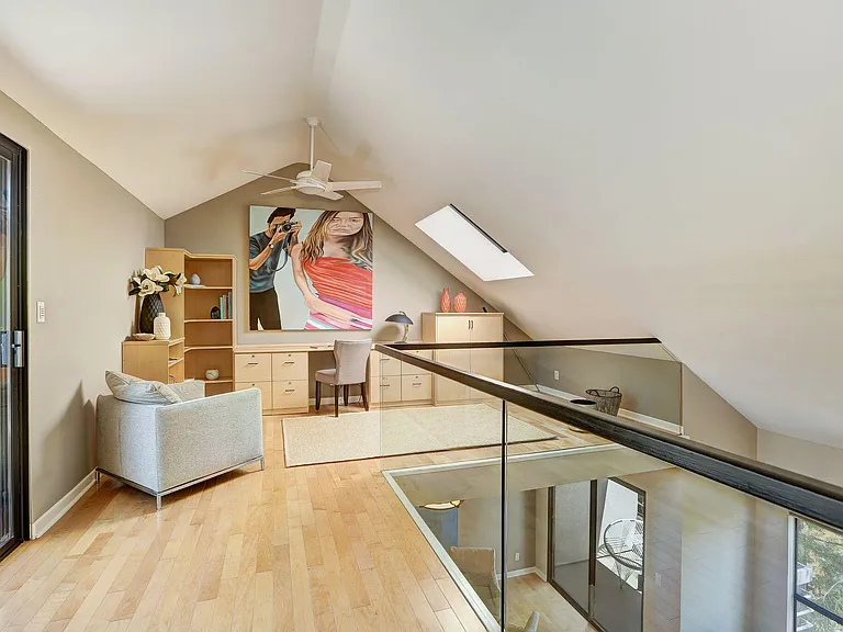 1235 Yale St #2 — Photo 14