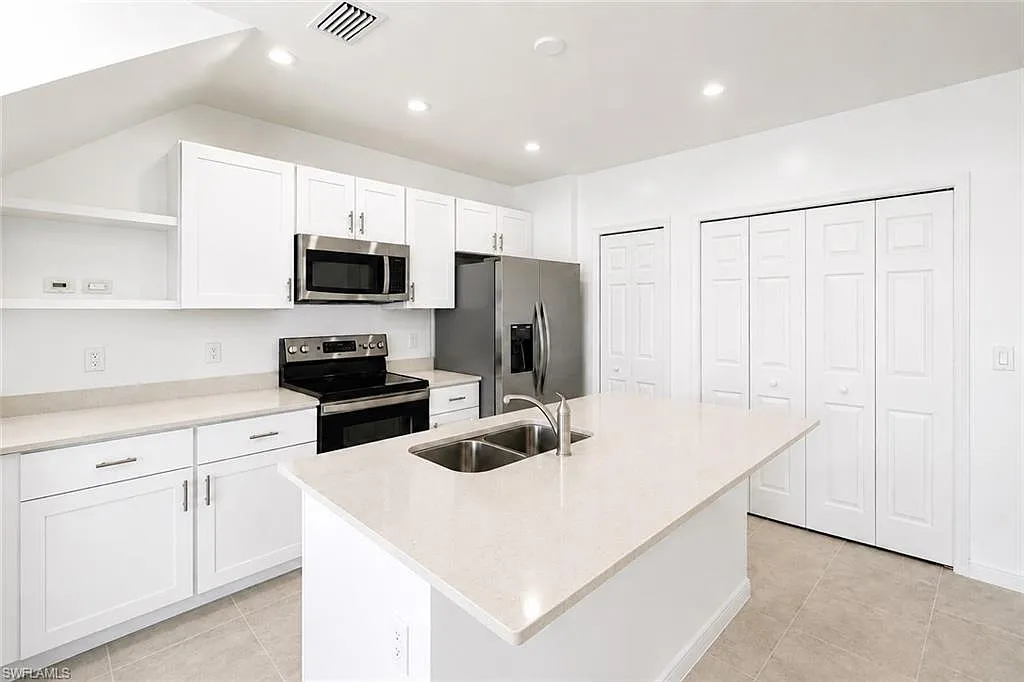 3 bed, 2.5 bath, 1378 sqft, $1,800 — Photo 4