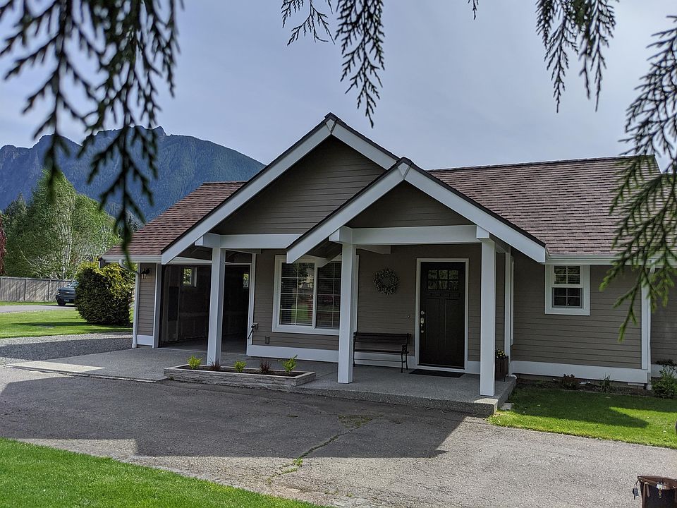 1st image of 565 SE 10th Pl