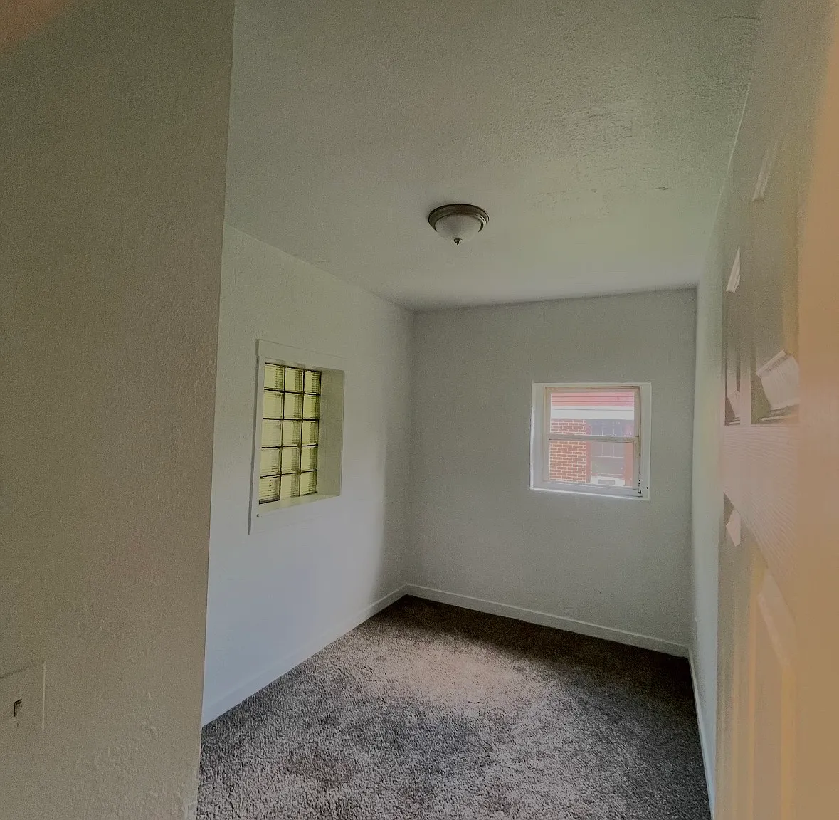 3 bed, 850 sqft, $1,400 — Photo 2
