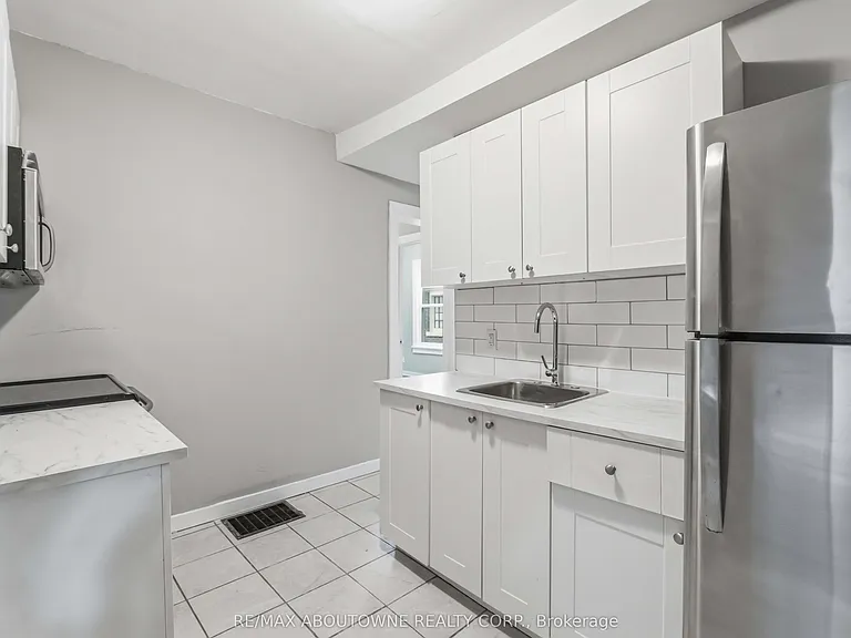 107 Lake St #MAIN — Photo 12