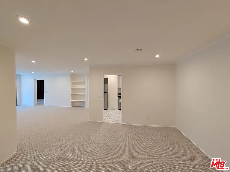 415 Montana Ave #203 — Photo 4