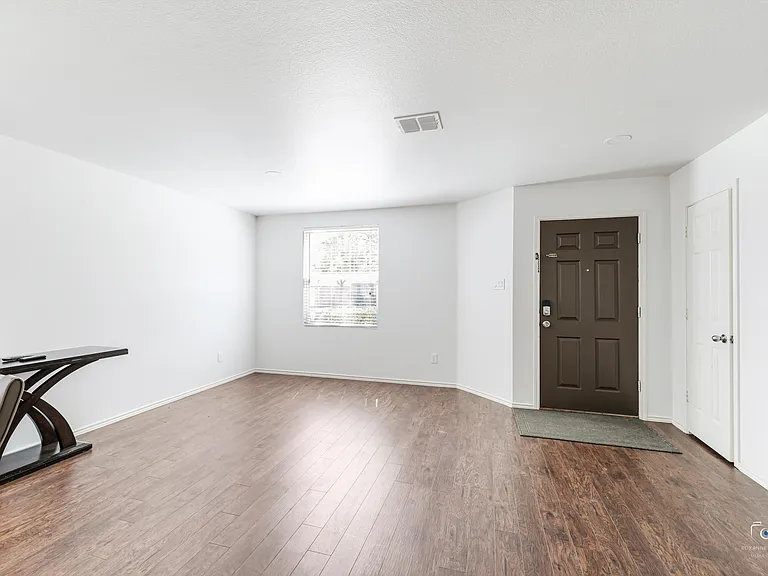 13262 Cleburne Dr — Photo 7