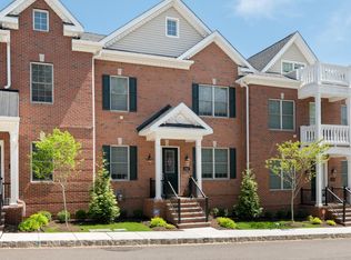54 Creekview Ln, Yardley, PA 19067