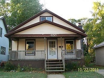 1st image of 950 Arianna St NW
