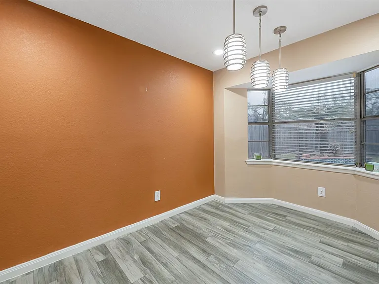 123 Ballantrae Ln — Photo 9
