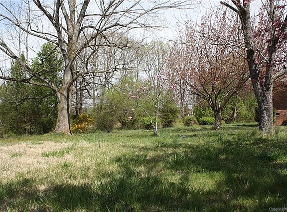 3rd image of 1613 Arden Dr