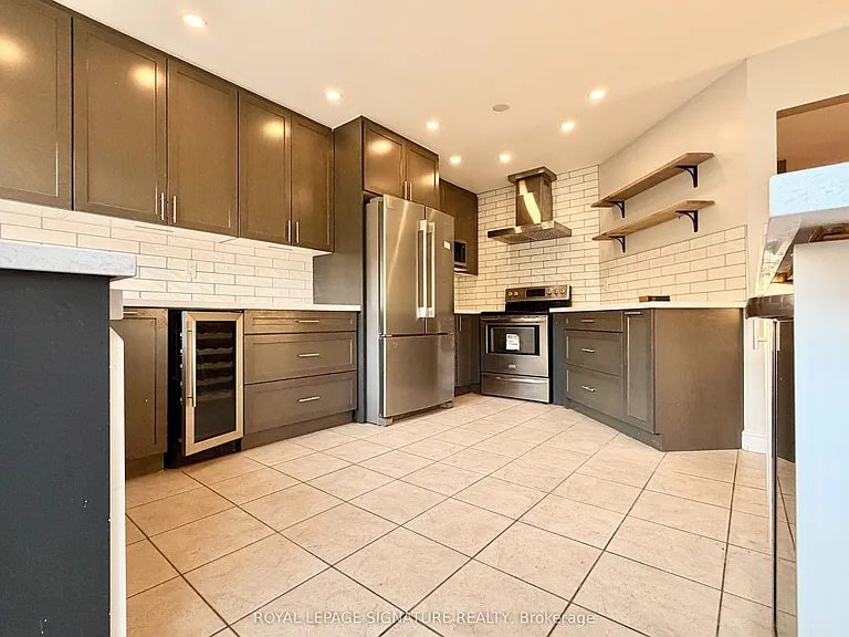 584 Shaftsbury St — Photo 10