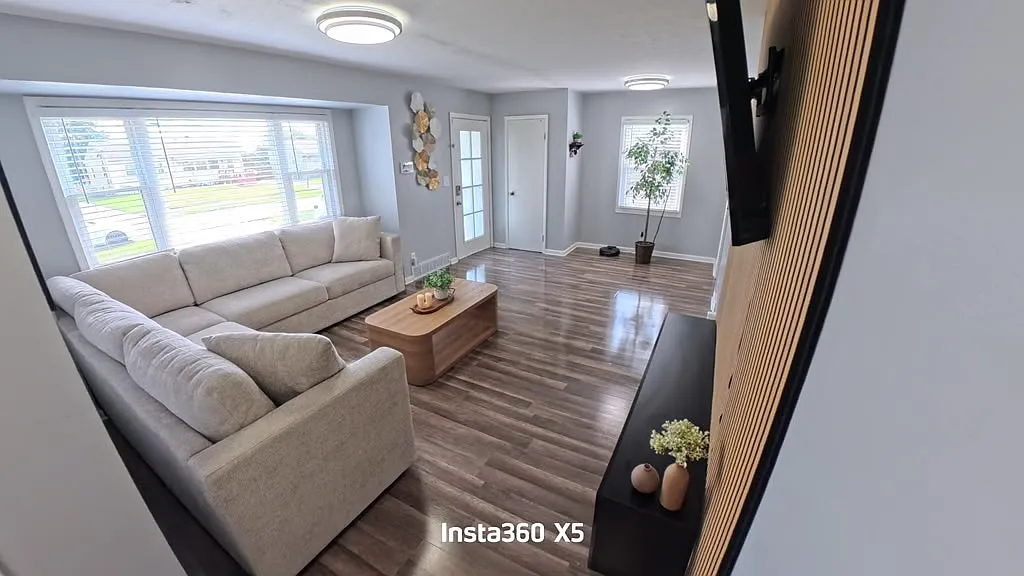 3 bed, 977 sqft, $1,700 — Photo 4
