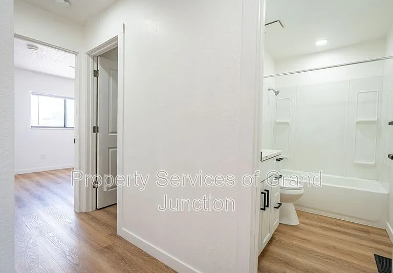 3238 D 1/4 Rd — Photo 14