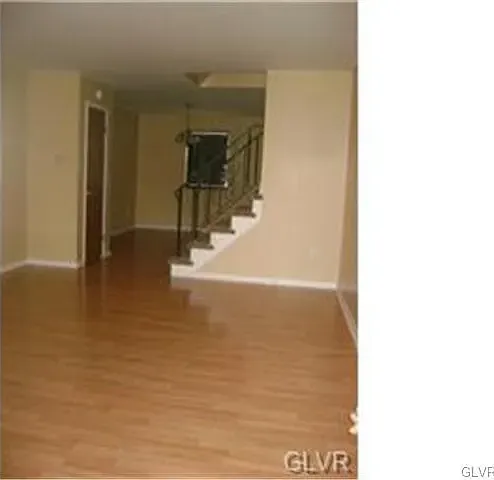 3 bed, 1.5 bath, 1512 sqft, $2,000 — Photo 3