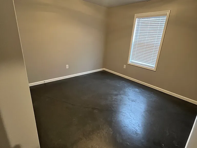 1336 NE Michigan Ave — Photo 10