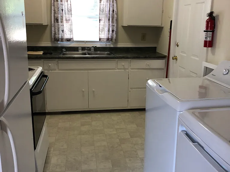 528 1/2 S Washington St #528-1/2 — Photo 7