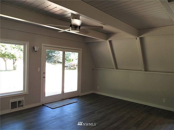5th image of 111 E McLane Dr