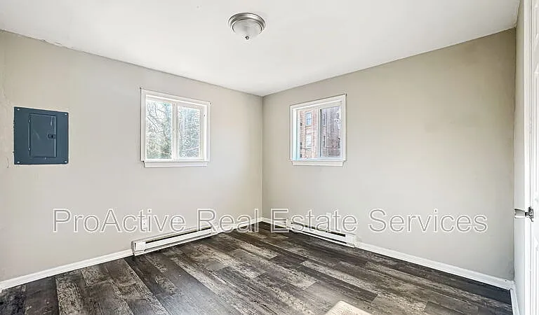 121 W 32nd St #1 — Photo 15