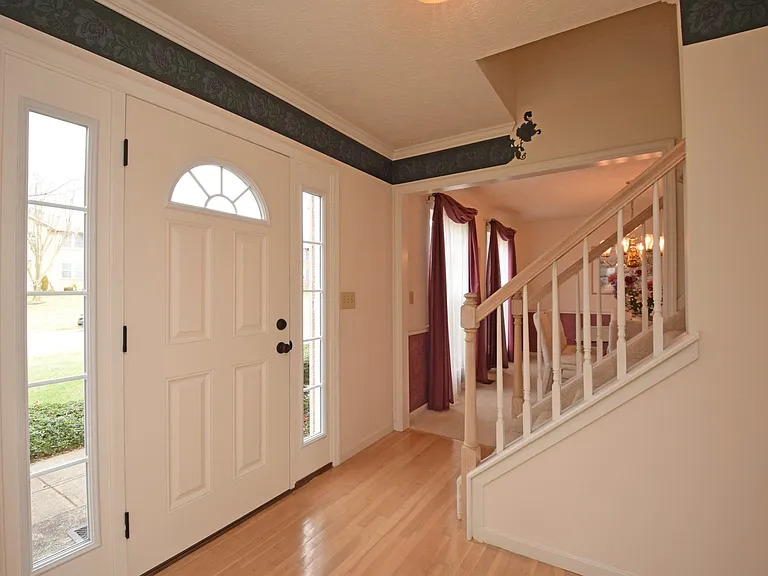 6169 Hillsdale Ln — Photo 2