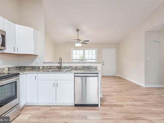 4th image of 5063 Macnamara Dr