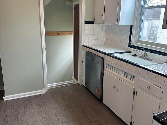 5th image of 6622 Dolphin St