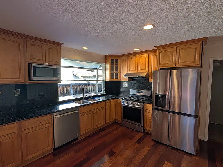 1021 Reed Ave — Photo 1