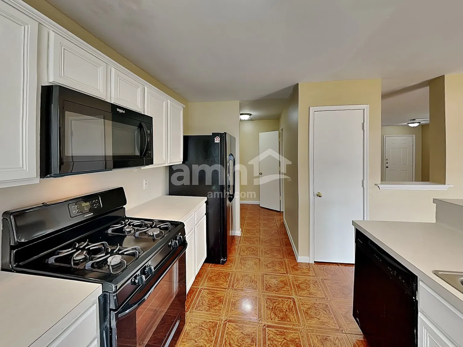 3 bed, 2.5 bath, 1344 sqft, $1,850 — Photo 3
