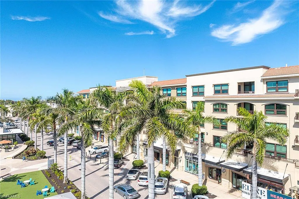 2 bed, 2.0 bath, 1623 sqft, $5,000 — Photo 4