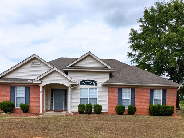 223 S Springfield Dr, Millbrook, AL 36054