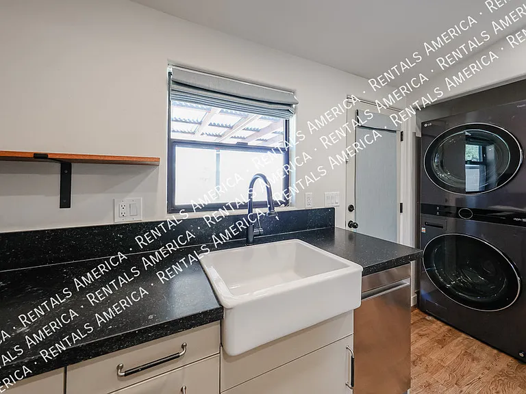 3809 N 9th St — Photo 19