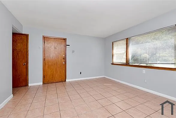 2 bed, $1,250 — Photo 4