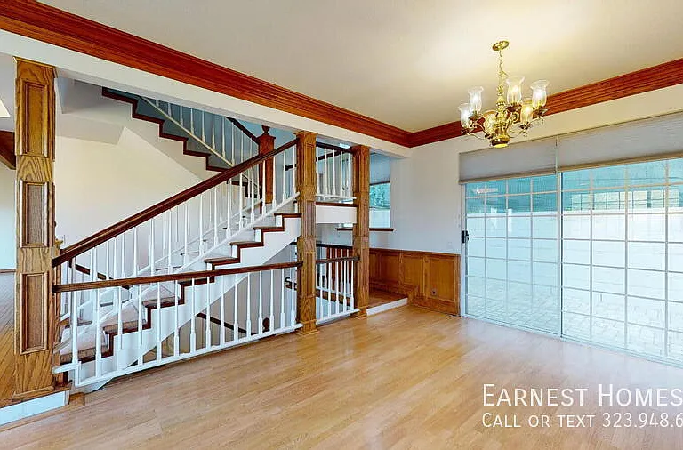 4339 Alhama Dr — Photo 2