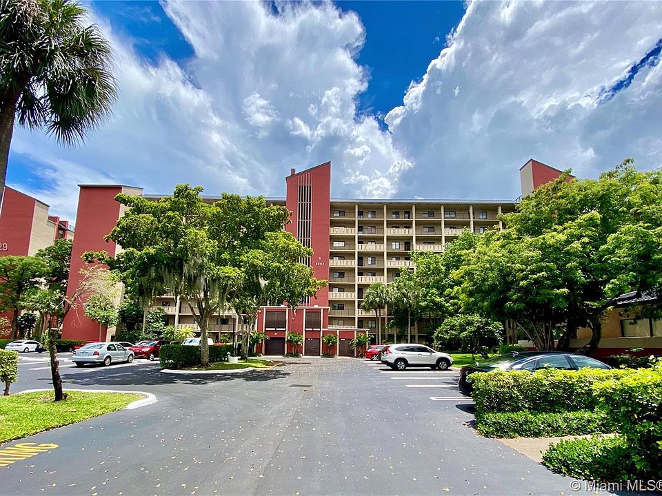 1st image of 2202 S Cypress Bend Dr APT 205